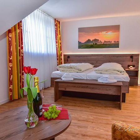 Hotel Zwei Linden - Links Der Elbe - Niedersachsen Balje Εξωτερικό φωτογραφία